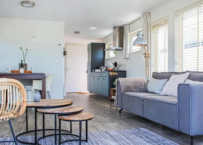 Lovely Ship In With Kitchen بوتيل آلسمير