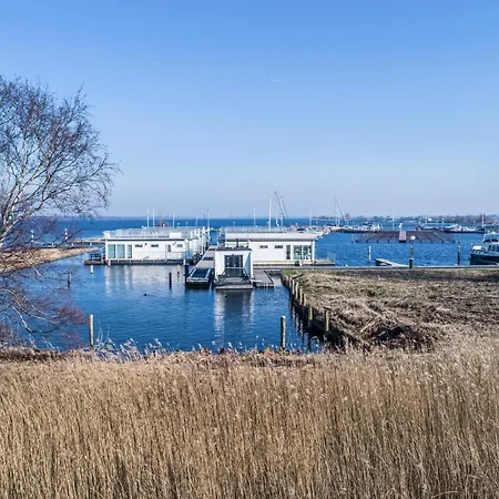 Båthotell Lovely Ship In Aalsmeer With Kitchen 4*