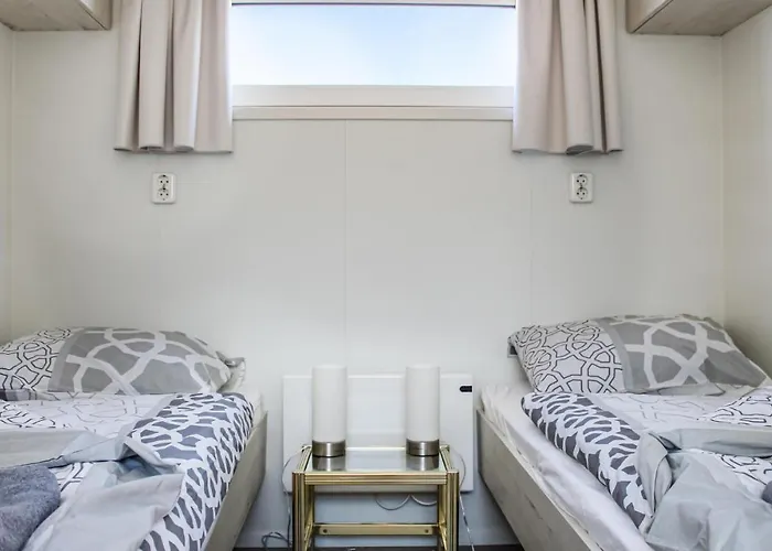 船上ホテル Lovely Ship In With Kitchen アールスメール